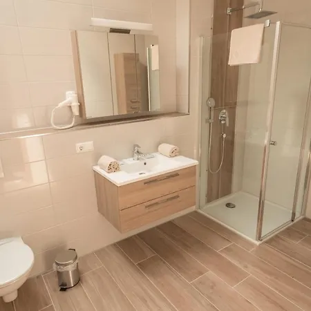 Stadthotel Hotel 3*