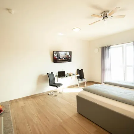 Stadthotel 호텔