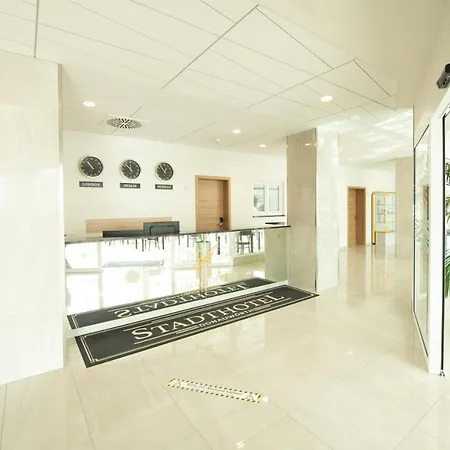 Stadthotel ホテル Donauwörth