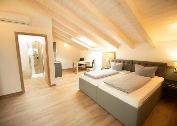 Stadthotel فندق Donauwörth
