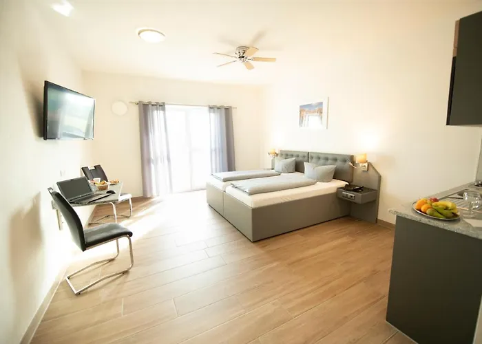 Stadthotel فندق