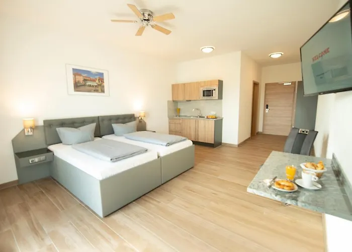 Stadthotel فندق Donauwörth
