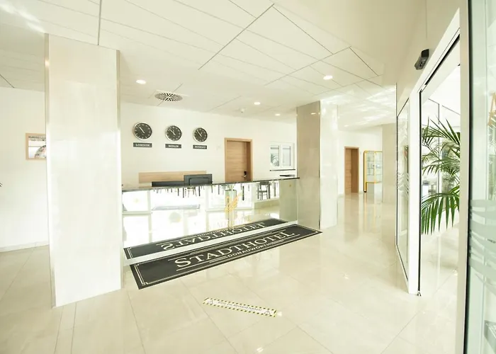 Stadthotel Ξενοδοχείο Donauwörth